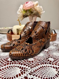NEW Sbicca Vintage Collection Leather Booties  (7.5)