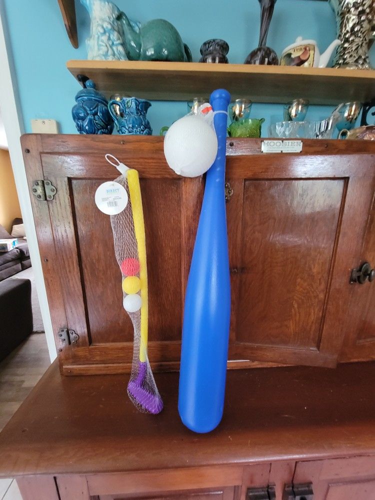 💖NEW BEGGINERS BAT AND BALL SET AND GOLF SET. BOTH FOR 1 PRICE