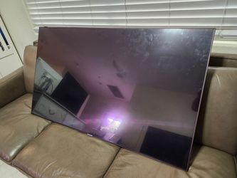 (Like New) ​Samsung 55" QLED 4K Smart TV with Wall Mount & Remote