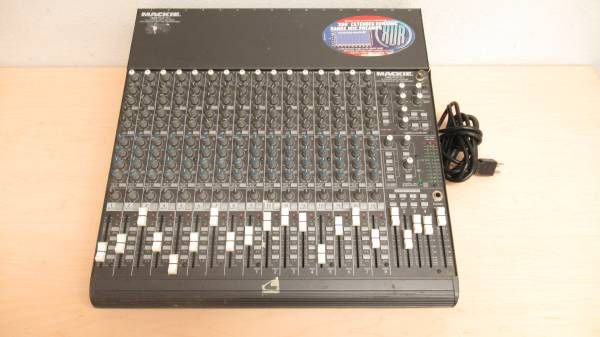 Mackie 1604-VLZ PRO 16 channel mixer