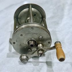 F154- Vintage Shakespeare Service 23042 Reel – 1914 Model (100 yds)