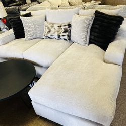 Stylish Nice Reverse Chaise Sectional!