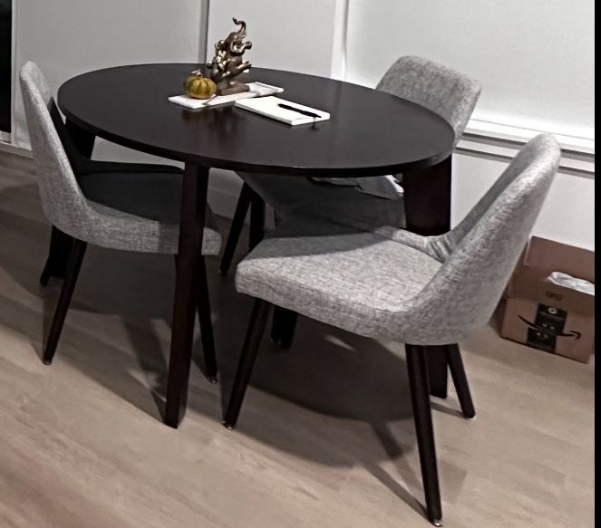 Kitchen Modern Table w/ 4 Chairs