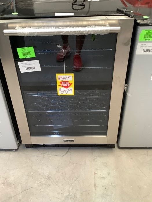 Magic Chef mini fridge 🧊❄️ mini fridges starting as low as 89
