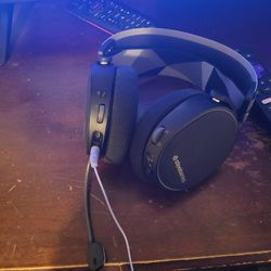 SteelSeries Arctis 7+ Gaming Headset