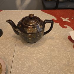 VINTAGE 1940's Brown Betty Redware teapot 