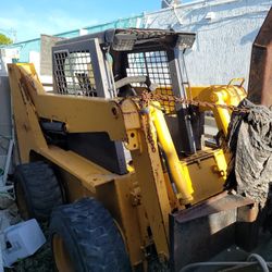 SKID LOADER