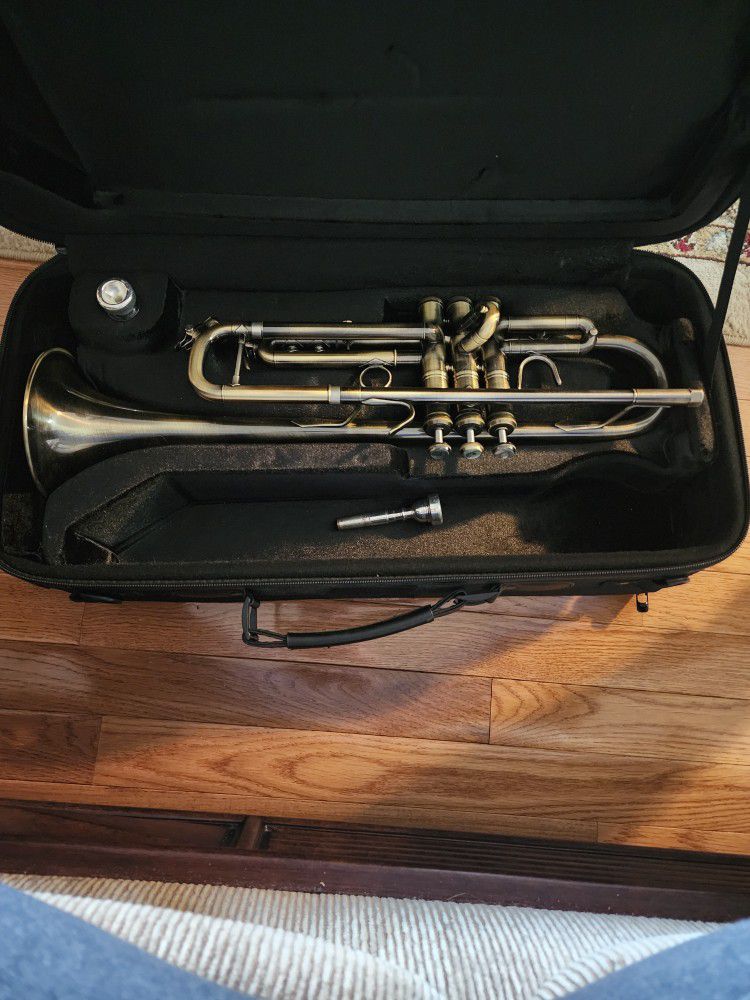 Allora Trumpet with Carrying Case