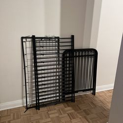 Little Seeds Metal Baby Crib