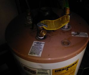 Ruud Glass pacemaker hot water tank FREE DELIVERY for Sale in Taylor, MI -  OfferUp