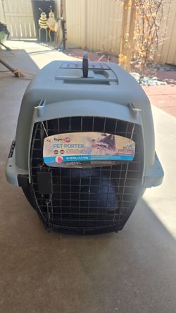 Dogs & Cat Carriers, Two-Door Plastic Pet Kennel, Top & Front Loading, Made in USA, 24", Blue
Plastic pet kennel made in USA