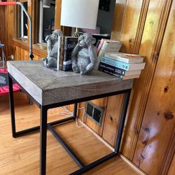 Accent/Coffee table 