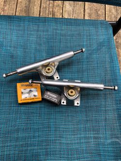 Slappy ultra low inverted kingpin skateboard trucks