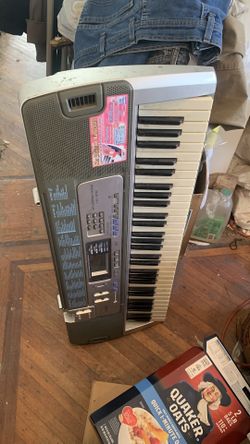 Casio Key Lighting System With 3 Step Lessons LL-100