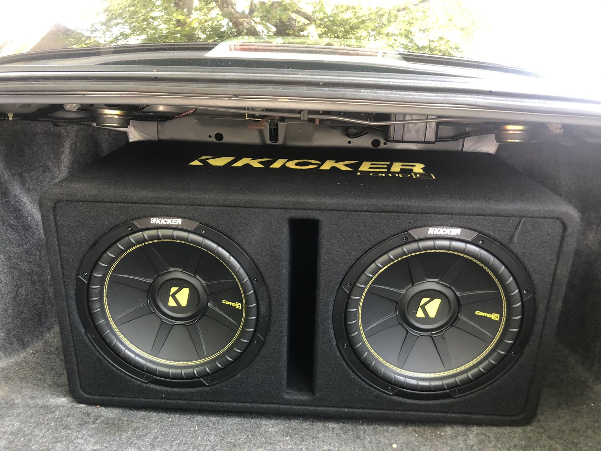 Kicker 12 Inch Car Subwoofer and Subwoofer amplifier