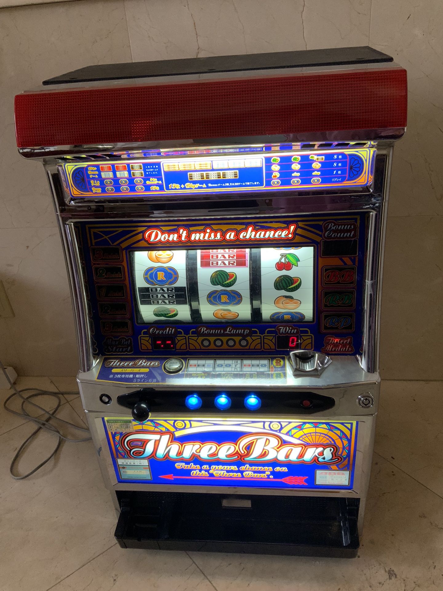 Large Slot Machine, Brand New In The Box, Never Open Never Used, Comes With Keys And A lot Of Original Coins, PICK UP ONLY, CASH ONLY.