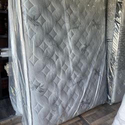 Queen Mattress Pillow Top 