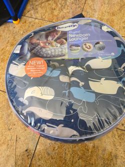 Poppy newborn lounger
