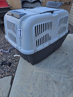 Skudo Dog Carrier Crate