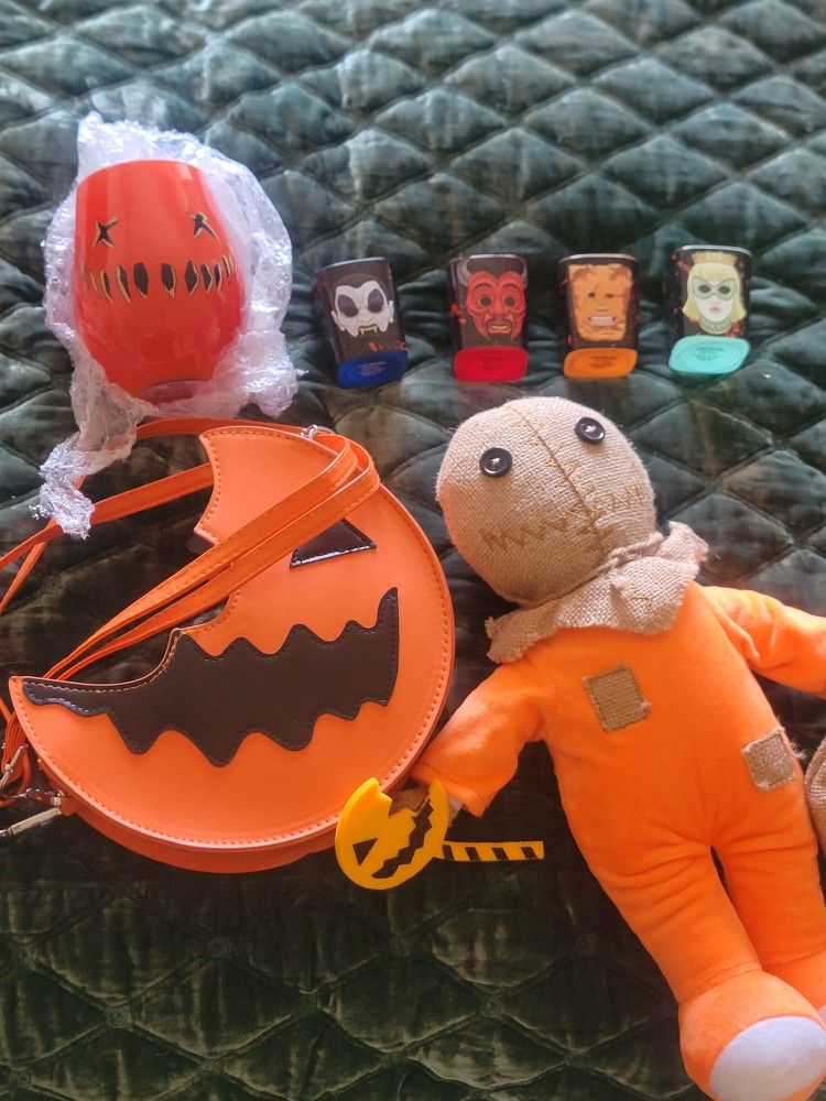 Spirit Halloween Bundle