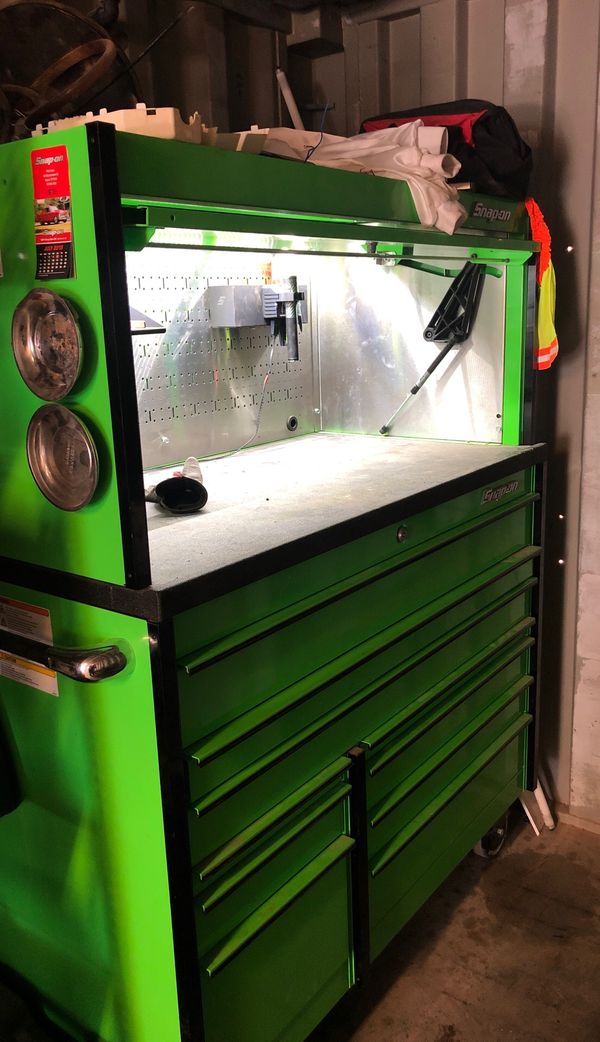 Snap on tool box with hutch and automatic led light for Sale in San