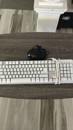 Gaming Gear Bundle - Skytech White Keyboard/Mouse Combo & Titan Wireless Mouse