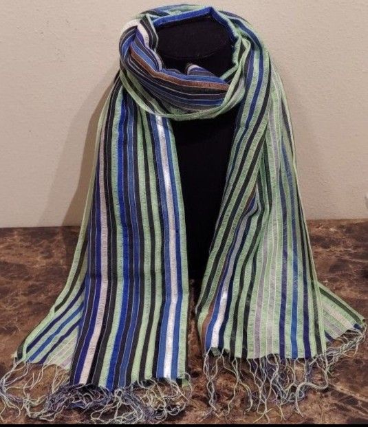 SCARF 💚 DOWNSIZING & LOT'S OF SCARF PRICE HAS BEEN REDUCED!!