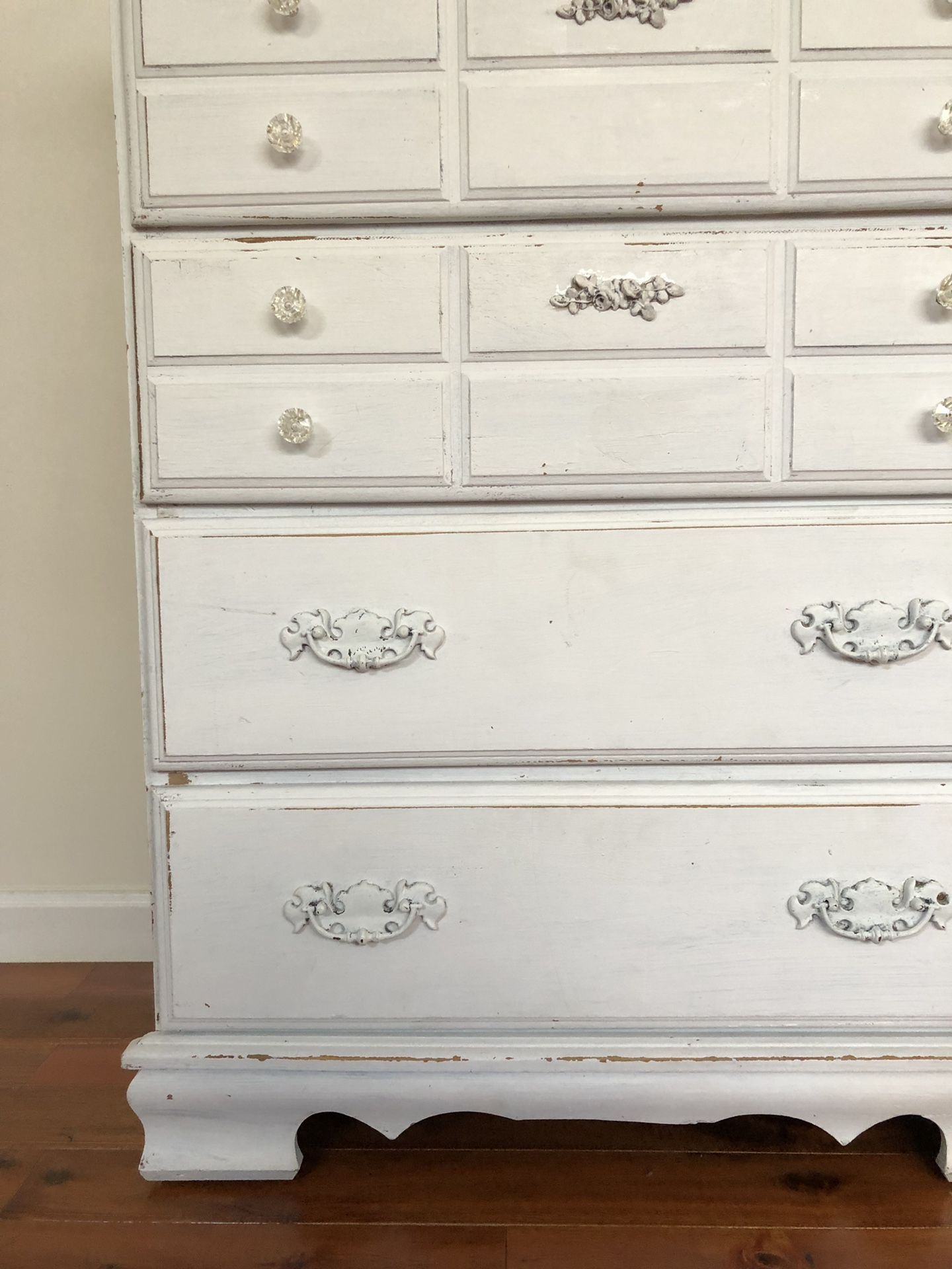 vintage white dresser for Sale in Los Angeles, CA OfferUp