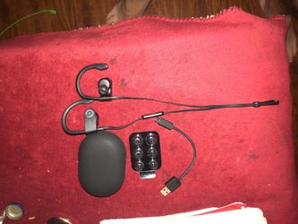 Brand new powerbeats3