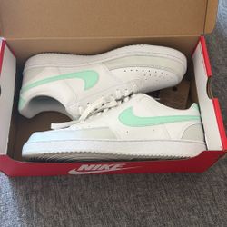 Nike court Vision Sneakers Men 10.5