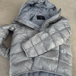 Aritzia Women Little Fuzzy Puff