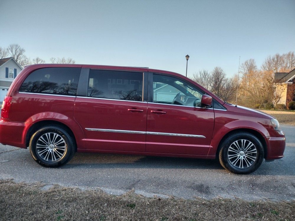 2014 Chrysler Town & Country