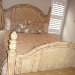 Nice Kind Bed Set Dose Come with the mattress and adjustable frame