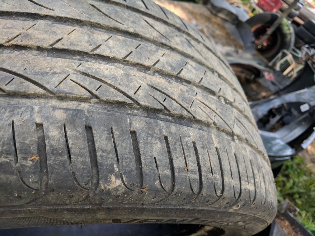 Hankook 235 45 17 tire 5/32" 2014