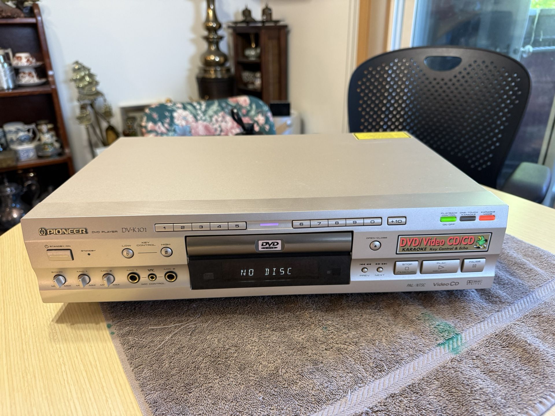Pioneer DVD CD Karaoke player DV-K101 PAL NTSC dolby digital