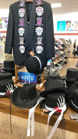 Halloween Hats Goodwill 79640 Hwy 111 La Quinta Calif 92253