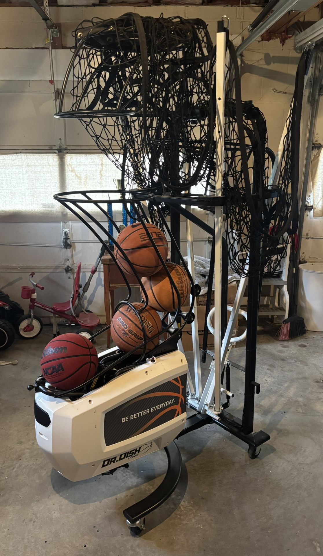 Dr DISH BASKETBALL SHOOTING MACHINE