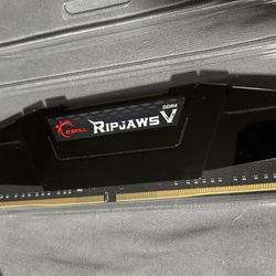 G Skill - Rip jaws 16GB DDR4-3200 RAM