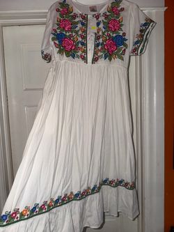 White embroidered dress size xl