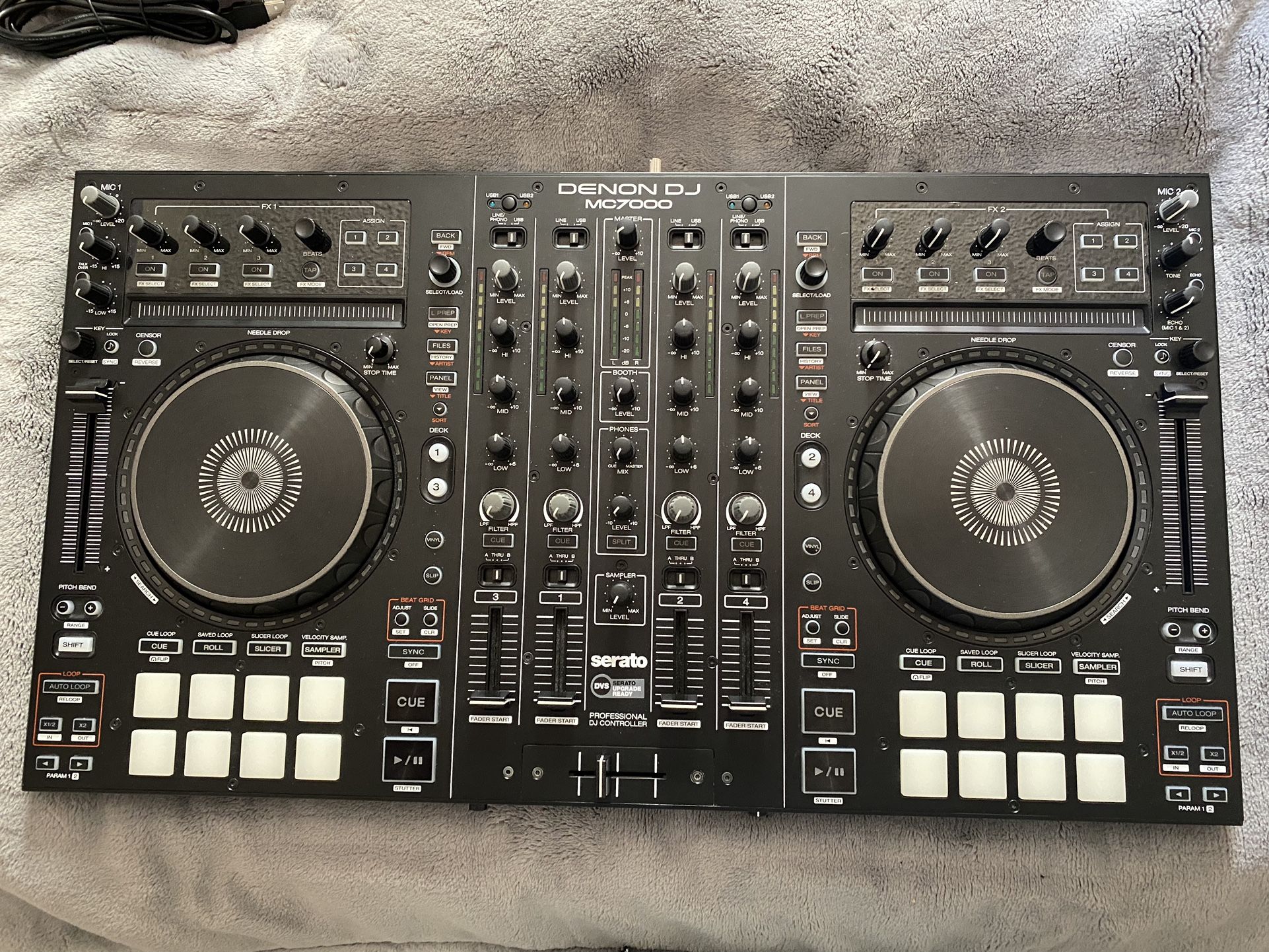 Denon DJ Mc7000 Includes Gator Suit Case Backpack