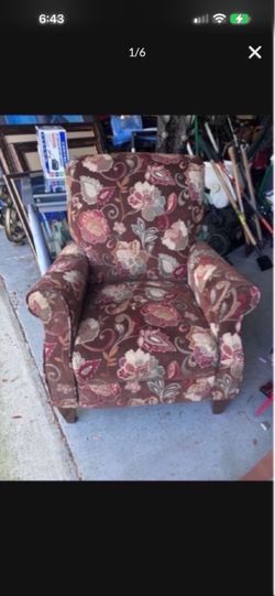 La Z Boy Floral Upholstered Accent recliner  Armchair