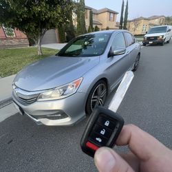 Car Keys/Llaves De Autos/Key Fobs