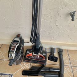 Shark Duo Clean Up Right & Detachable Hand Held Vacuum Cleaner 