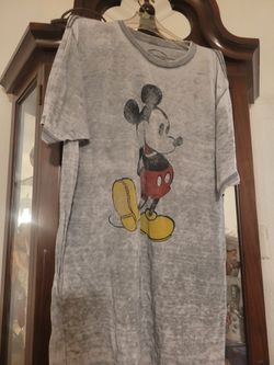 NICE BUNDLE,INCLUDING MICKEY TEE