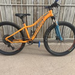 Ghost Lanao 3 women size small mountain bike 12 speed