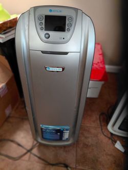Air purifier.  Gently used comes with 2 new filters