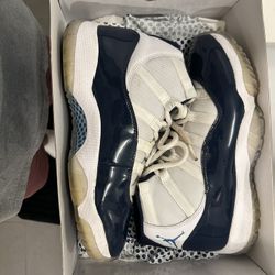 Austin Area Only, Cash Only: Air Jordan 11s Navy Blue Size 8