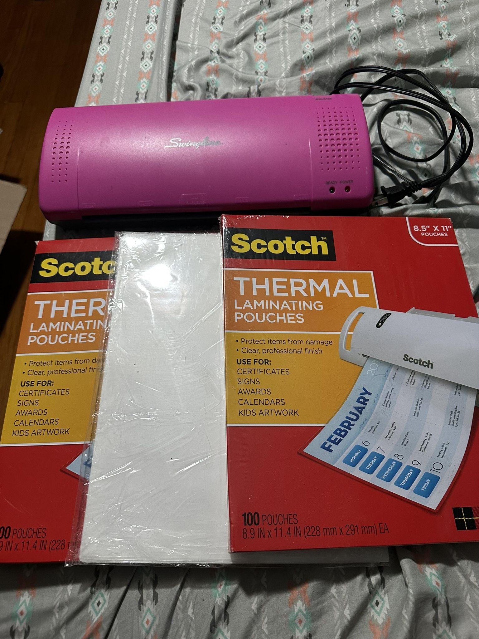 Swingline Laminator with 2 pack of laminating paper