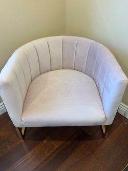 NEW Pink Velvet Chair