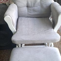 Rocking chair With Foot Rest